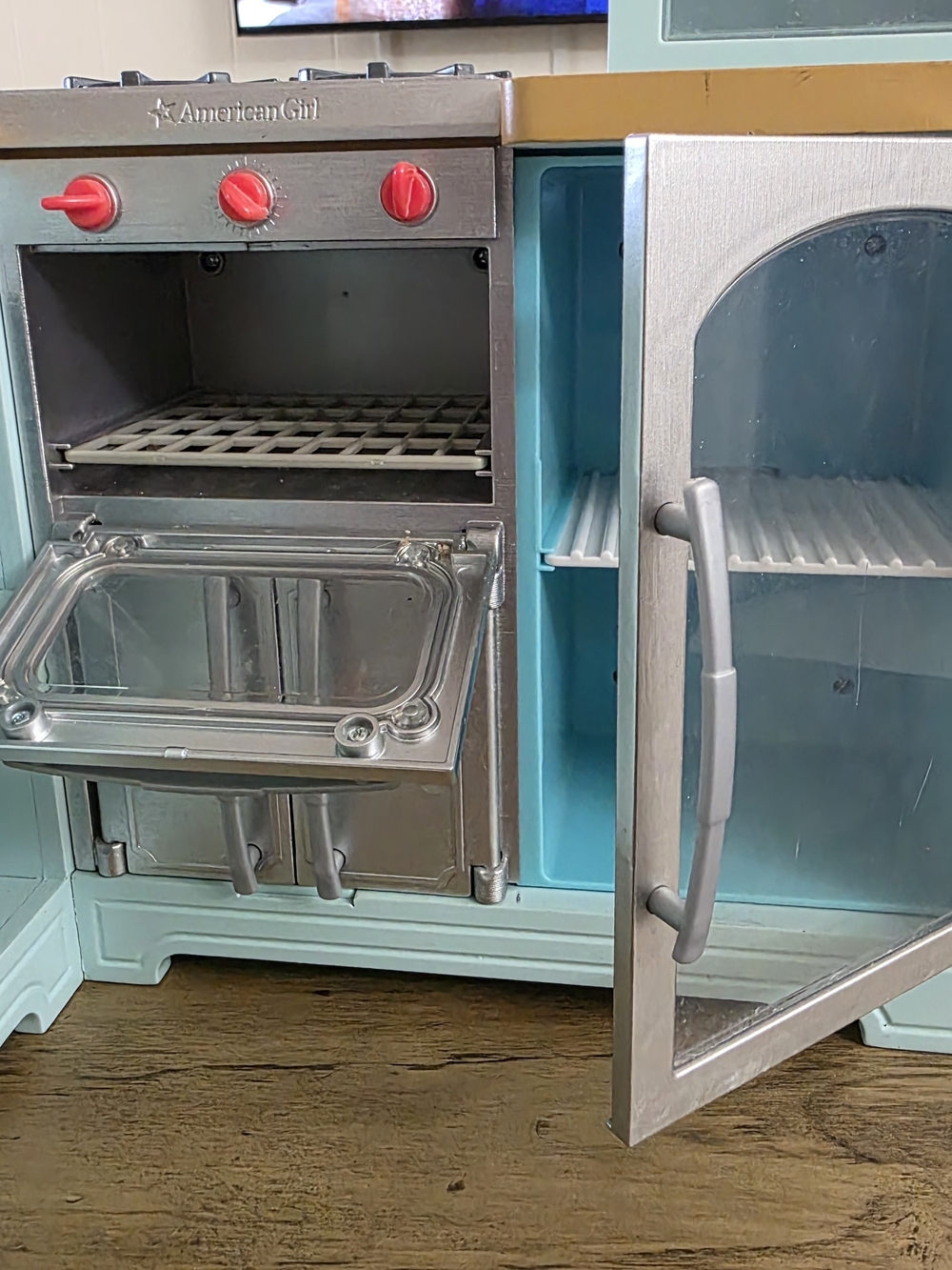 American Girl Aqua Play Kitchen with Silver Accents Retired - Picture 10 of 12